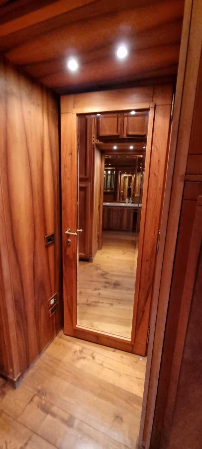 Farolfi Apartments Villa Galliera Bolonya Dış mekan fotoğraf